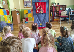 teatrzyk na temat bezpiecznych zachowań