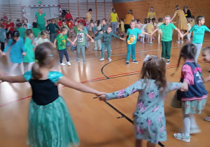 Zabawy muzyczno- ruchowe z okazji Dnia Przedszkolaka