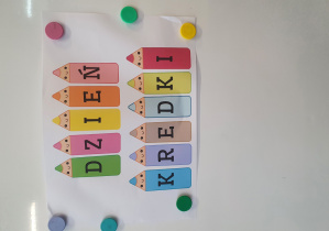 Dzień Kredki w grupie Krasnoludki