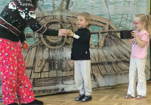 Przedstawienie pt. "Zimowa Przygoda dr. Dolittle"