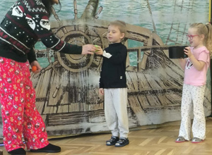 PRZEDSTAWIENIE TEATRALNE "ZIMOWA PRZYGODA DR DOLITTE"