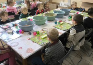 WYCIECZKA DO FABRYKI BOMBEK