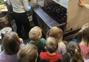 WYCIECZKA DO FABRYKI BOMBEK