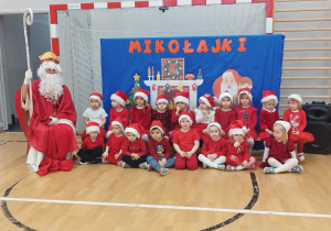 grupa Muchomorki podczas balu