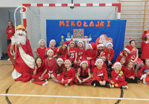 Jagody podczas balu z Mikołajem