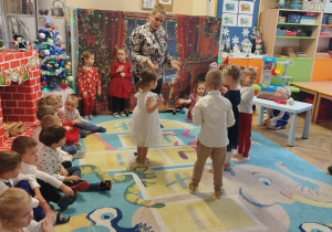 Przedstawienie w grupie Biedronek