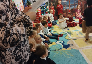 Przedstawienie w grupie Biedronek