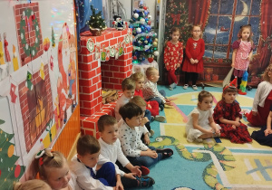 Przedstawienie w grupie Biedronek