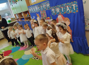 Uroczystość choinkowa w grupie Krasnali