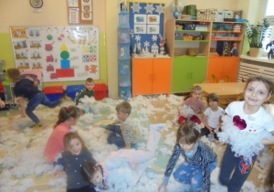 Warsztaty sensoryczne - zabawy w śnieżnym puchu
