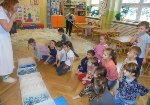 Warsztaty sensoryczne - zabawy w śnieżnym puchu