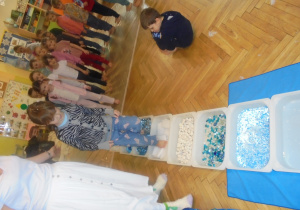 Warsztaty sensoryczne - zabawy w śnieżnym puchu