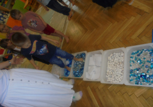 Warsztaty sensoryczne - zabawy w śnieżnym puchu