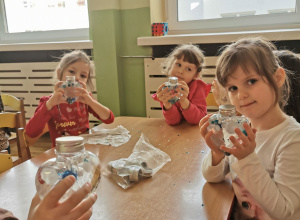 ,,Królowa Śniegu" - bajka sensoryczna - warsztaty