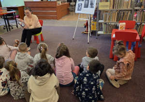 Wizyta w Bibliotece Miejskiej dzieci z grupy Żuki