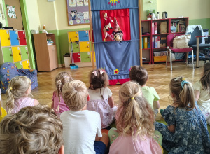 Teatrzyk ,, Z Czerwonym Kapturkiem uczymy się bezpieczeństwa"