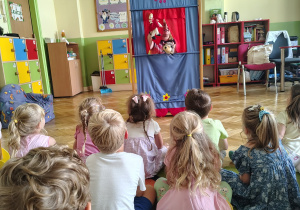 teatrzyk na temat bezpiecznych zachowań