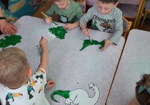 Malujemy dinozaury farbami
